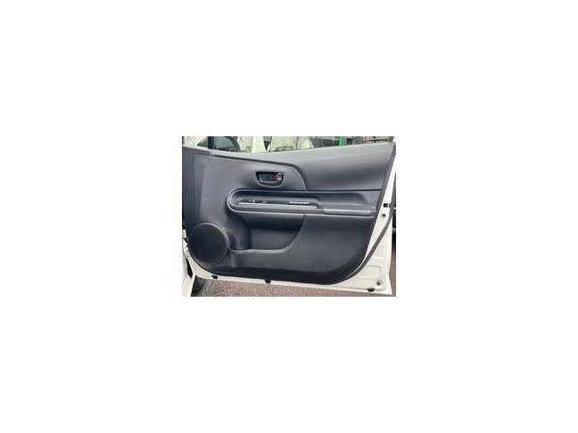 国家認定整備士の点検済み車両です。ここから始まるカーライフは当社にて！維持もオイル交換軽自動車１，２００円普通車１，８００円！その他ご提案も盛りだくさん！０５４－３９５－７５４０まで
