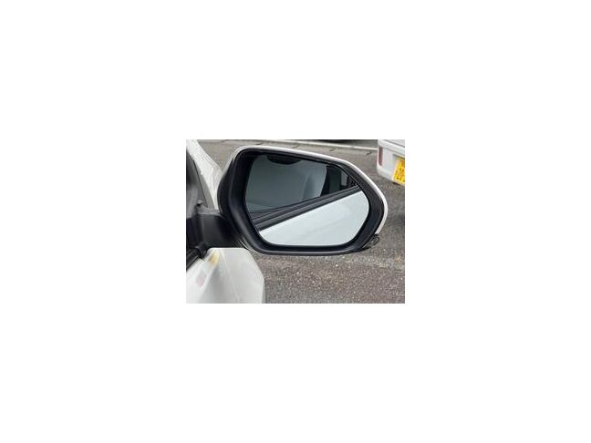 国家認定整備士の点検済み車両です。ここから始まるカーライフは当社にて！維持もオイル交換軽自動車１，２００円普通車１，８００円！その他ご提案も盛りだくさん！０５４－３９５－７５４０まで