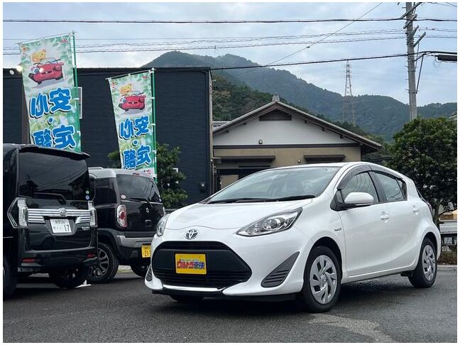 国家認定整備士の点検済み車両です。ここから始まるカーライフは当社にて！維持もオイル交換軽自動車１，２００円普通車１，８００円！その他ご提案も盛りだくさん！０５４－３９５－７５４０まで