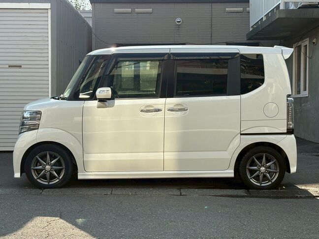 当店では、お急ぎのお客様に無料でレンタカーをお貸出ししております。ご契約後、即日引渡しOKです。