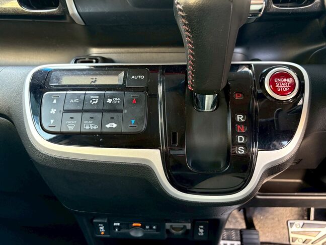 当店では、お急ぎのお客様に無料でレンタカーをお貸出ししております。ご契約後、即日引渡しOKです。