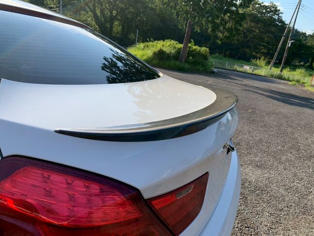 【友達追加の方法②】車両画像の2枚目のQRコードをLINEで読み込んで友達追加できます。