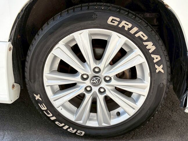 LINEで簡単仮審査が可能です。まずはお友達追加からお願いいたします。