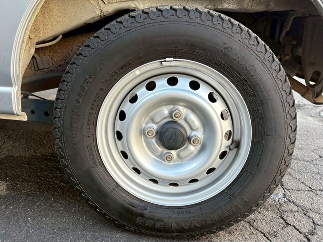 15年未満、15キロ以下のお車に関しましては1年間走行距離無制限保障をご選択いただけます。