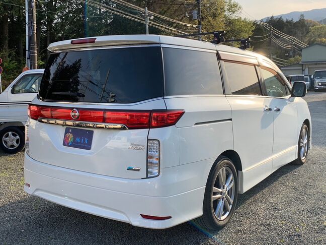 【お車探し】お客様のご要望に応じて、仕入れのプロがお客様と一緒にご希望のお車をお探しさせて頂くサービスをご提供しています。ご遠慮なくお申し出ください。