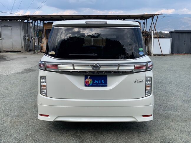 【お車探し】お客様のご要望に応じて、仕入れのプロがお客様と一緒にご希望のお車をお探しさせて頂くサービスをご提供しています。ご遠慮なくお申し出ください。