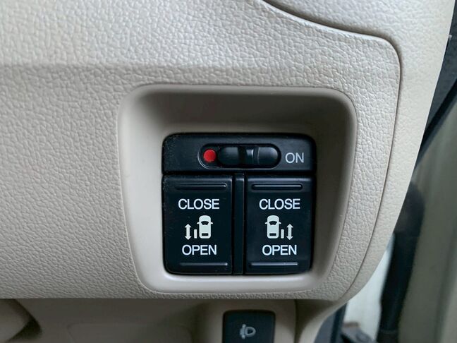 【友達追加の方法②】車両画像の2枚目のQRコードをLINEで読み込んで友達追加できます。