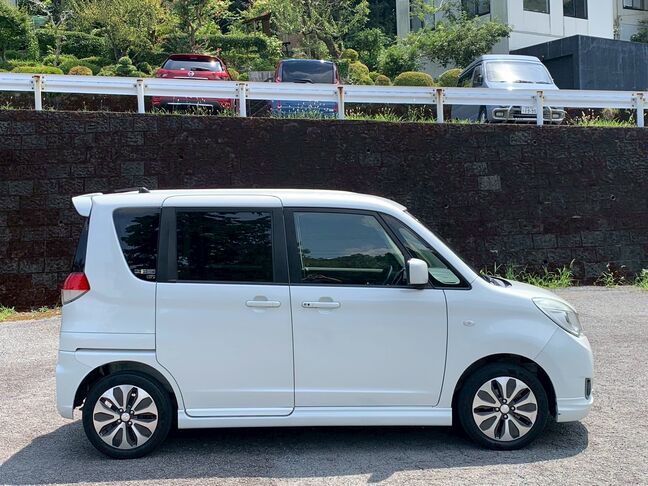 【お車探し】お客様のご要望に応じて、仕入れのプロがお客様と一緒にご希望のお車をお探しさせて頂くサービスをご提供しています。ご遠慮なくお申し出ください。