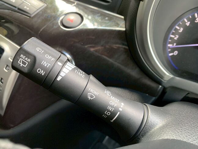 【お車探し】お客様のご要望に応じて、仕入れのプロがお客様と一緒にご希望のお車をお探しさせて頂くサービスをご提供しています。ご遠慮なくお申し出ください。