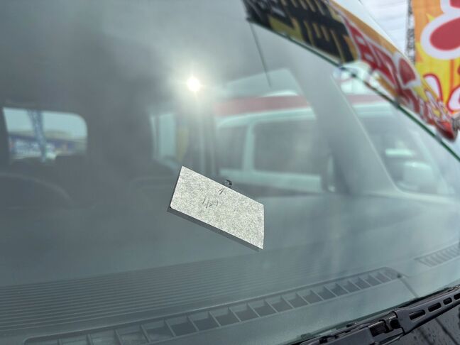フロントガラスに小傷有