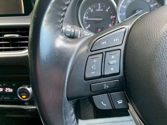 【お車探し】お客様のご要望に応じて、仕入れのプロがお客様と一緒にご希望のお車をお探しさせて頂くサービスをご提供しています。ご遠慮なくお申し出ください。