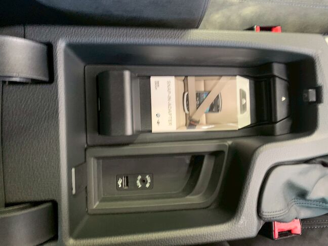 【友達追加の方法①】LINEで「@391tycna」を検索して友達追加できます。