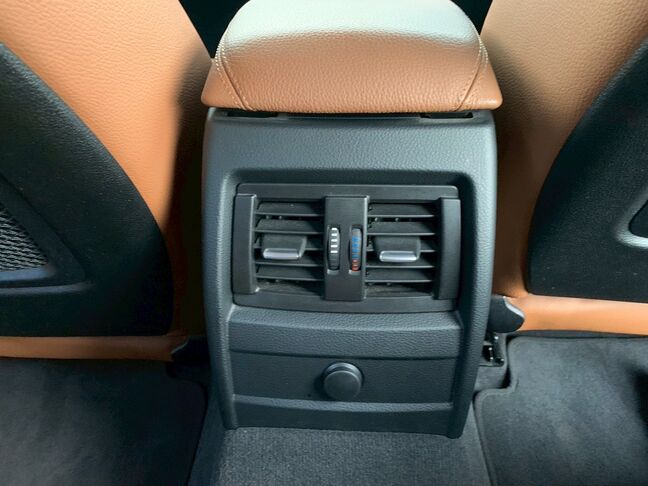 【友達追加の方法①】LINEで「@391tycna」を検索して友達追加できます。