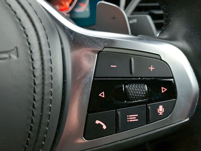 【点検整備】当社の点検整備は消耗品やオイル交換もしています。
点検箇所の写真やコンピューター診断の結果は全て写真を撮って保存してあります。ご安心ください。