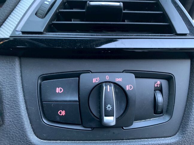 【点検整備】当社の点検整備は消耗品やオイル交換もしています。
点検箇所の写真やコンピューター診断の結果は全て写真を撮って保存してあります。ご安心ください。