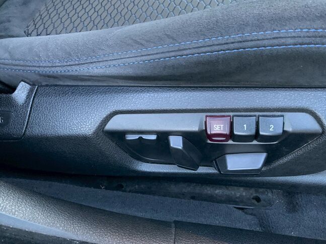 【お車探し】お客様のご要望に応じて、仕入れのプロがお客様と一緒にご希望のお車をお探しさせて頂くサービスをご提供しています。ご遠慮なくお申し出ください。