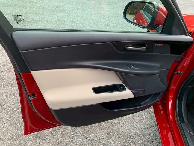 【友達追加の方法③】https://lin.ee/qaiZt2Uを読み込んで友達追加できます。