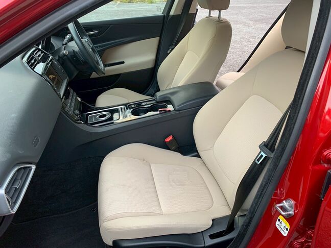 ご返信頂くと、当社の自社ローンの特徴について、詳しくご案内させて頂きますので、まずは公式LINEの友達登録をお願いします