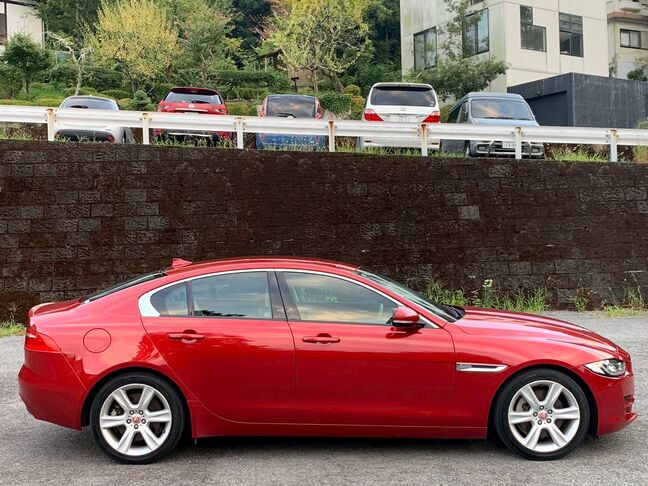 【廃車の無料引取り】当社は他社で購入された場合でも走行不能車や廃車の無料引き取り大歓迎です。「LINEでお問い合わせ」から車検証・車両の写真とご希望金額をお送りください