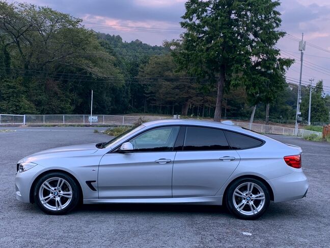 【友達追加の方法②】車両画像の2枚目のQRコードをLINEで読み込んで友達追加できます。