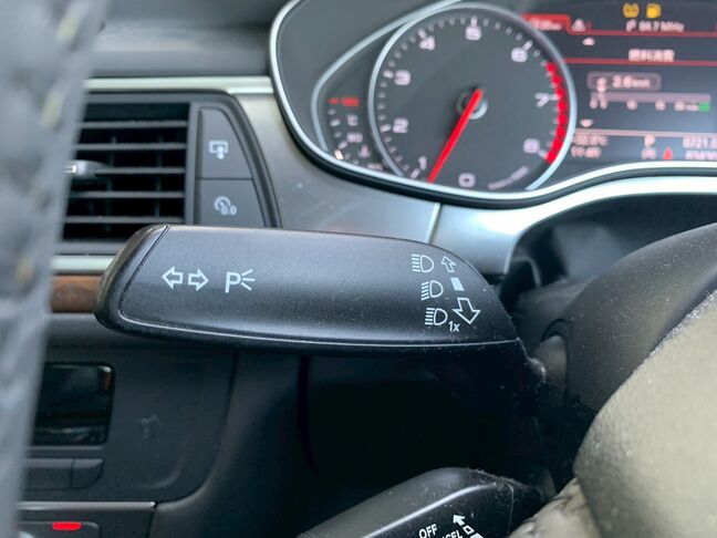 【お車探し】お客様のご要望に応じて、仕入れのプロがお客様と一緒にご希望のお車をお探しさせて頂くサービスをご提供しています。ご遠慮なくお申し出ください。