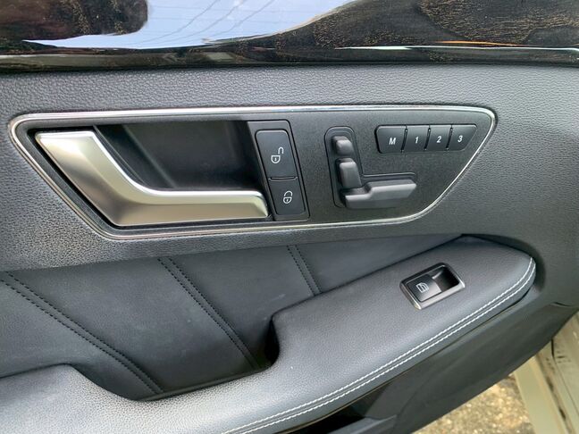 【友達追加の方法①】LINEで「@391tycna」を検索して友達追加できます。