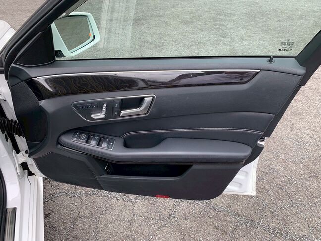 【友達追加の方法①】LINEで「@391tycna」を検索して友達追加できます。