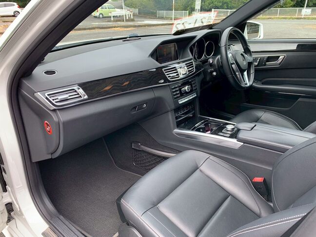 【友達追加の方法②】車両画像の2枚目のQRコードをLINEで読み込んで友達追加できます。