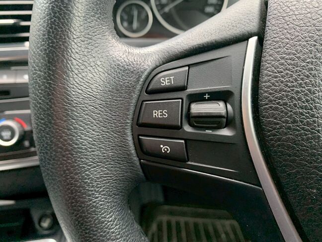 【お車探し】お客様のご要望に応じて、仕入れのプロがお客様と一緒にご希望のお車をお探しさせて頂くサービスをご提供しています。ご遠慮なくお申し出ください。