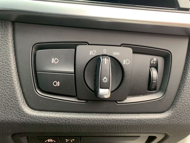 【友達追加の方法②】車両画像の2枚目のQRコードをLINEで読み込んで友達追加できます。