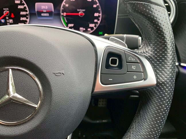 【点検整備】当社の点検整備は消耗品やオイル交換もしています。
点検箇所の写真やコンピューター診断の結果は全て写真を撮って保存してあります。ご安心ください。