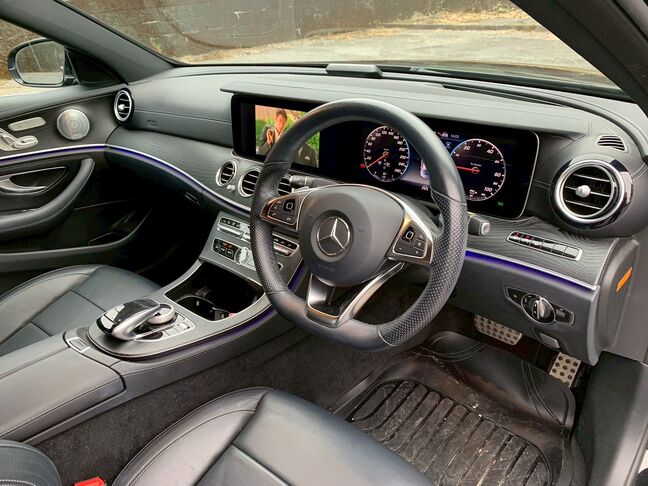 【友達追加の方法①】LINEで「@391tycna」を検索して友達追加できます。