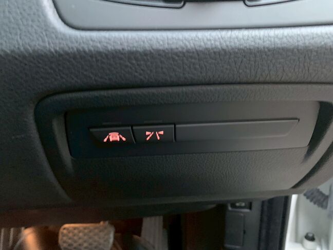 【お車探し】お客様のご要望に応じて、仕入れのプロがお客様と一緒にご希望のお車をお探しさせて頂くサービスをご提供しています。ご遠慮なくお申し出ください。