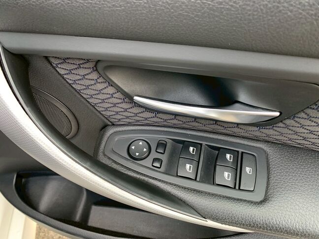 【点検整備】当社の点検整備は消耗品やオイル交換もしています。
点検箇所の写真やコンピューター診断の結果は全て写真を撮って保存してあります。ご安心ください。