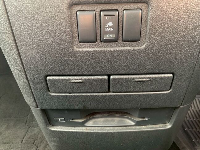 【お車探し】お客様のご要望に応じて、仕入れのプロがお客様と一緒にご希望のお車をお探しさせて頂くサービスをご提供しています。ご遠慮なくお申し出ください。