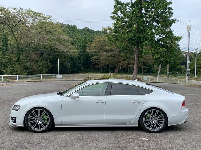 【お車探し】お客様のご要望に応じて、仕入れのプロがお客様と一緒にご希望のお車をお探しさせて頂くサービスをご提供しています。ご遠慮なくお申し出ください。