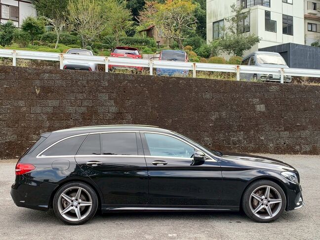【友達追加の方法②】車両画像の2枚目のQRコードをLINEで読み込んで友達追加できます。