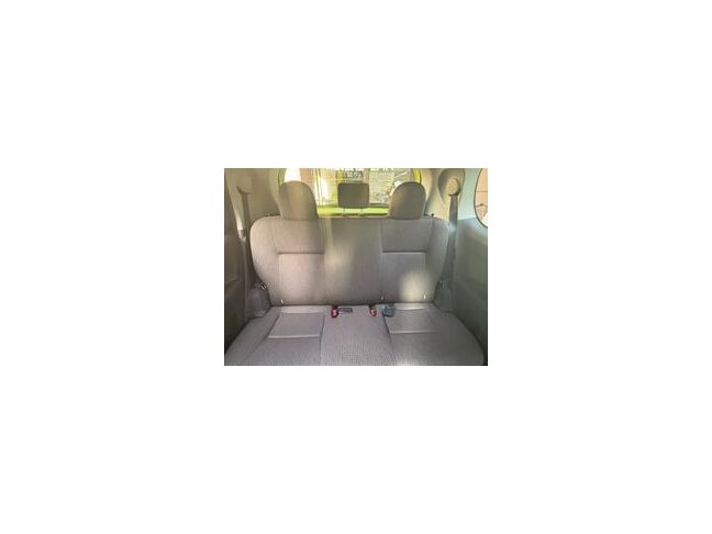 広々とした後席空間！最大で3名まで腰掛けることができます