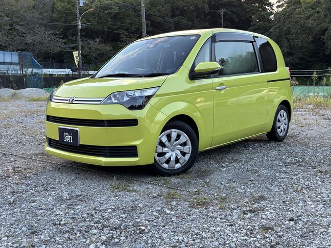 個性的なボディカラーで街中を走行中も目立って可愛い！駐車場でもすぐ見つけられて便利です！【スペイド】