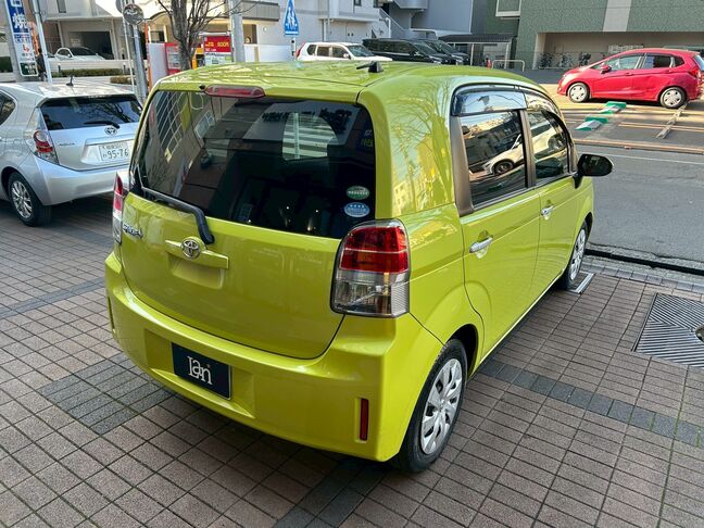 個性的なカラーと美しいフォルム！ 鮮やかなイエローのボディは、スペイド特有の左右非対称なデザインを一層際立たせています。【スペイド】