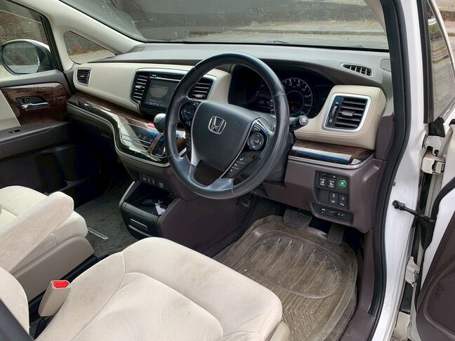 【友達追加の方法②】車両画像の2枚目のQRコードをLINEで読み込んで友達追加できます。
