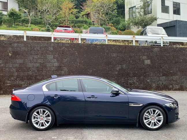 【廃車の無料引取り】当社は他社で購入された場合でも走行不能車や廃車の無料引き取り大歓迎です。「LINEでお問い合わせ」から車検証・車両の写真とご希望金額をお送りください