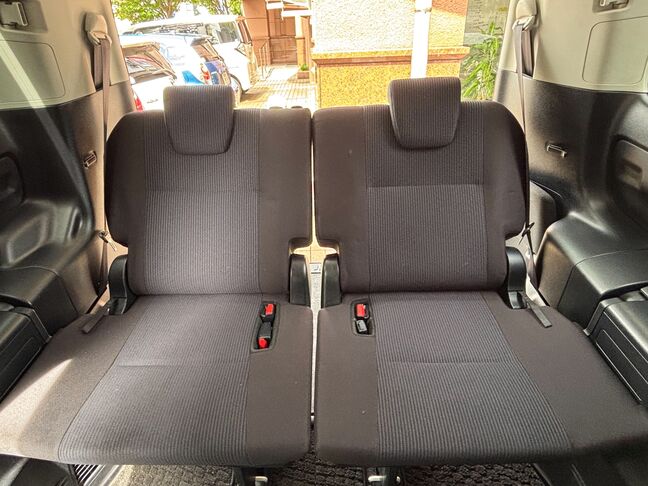 3列目シートもあるので大人数での移動も可能！