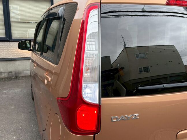 地方（市外・道外）の方は、別途陸送費用と名義変更費用、車庫証明費用が掛かります。詳しくは担当金澤まで。