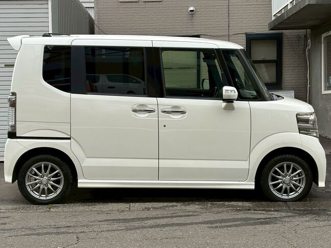 当店では、お急ぎのお客様に無料でレンタカーをお貸出ししております。ご契約後、即日引渡しOKです。