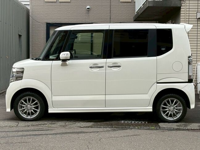 地方（市外・道外）の方は、別途陸送費用と名義変更費用、車庫証明費用が掛かります。詳しくは担当金澤まで。