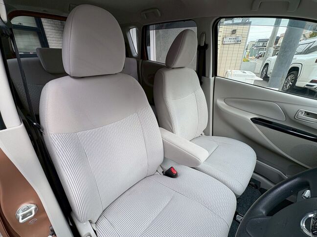 15年未満、15キロ以下のお車に関しましては1年間走行距離無制限保障をご選択いただけます。