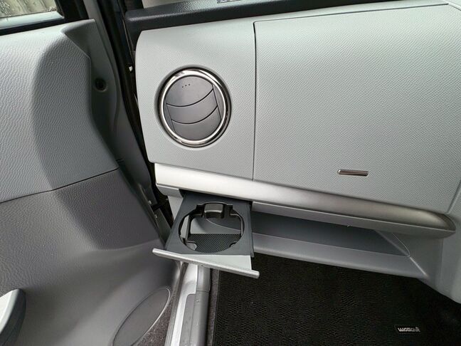 地方（市外・道外）の方は、別途陸送費用と名義変更費用、車庫証明費用が掛かります。詳しくは担当金澤まで。