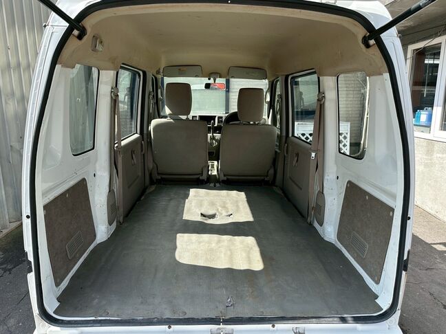 下回りの錆や腐食が気になる方は下回り塗装も可能です。お声がけください。