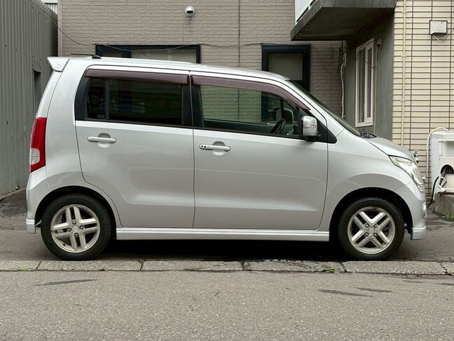 地方（市外・道外）の方は、別途陸送費用と名義変更費用、車庫証明費用が掛かります。詳しくは担当金澤まで。